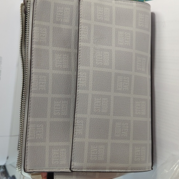 White with grey squares Steve Madden crossbody purse - Picture 3 of 4